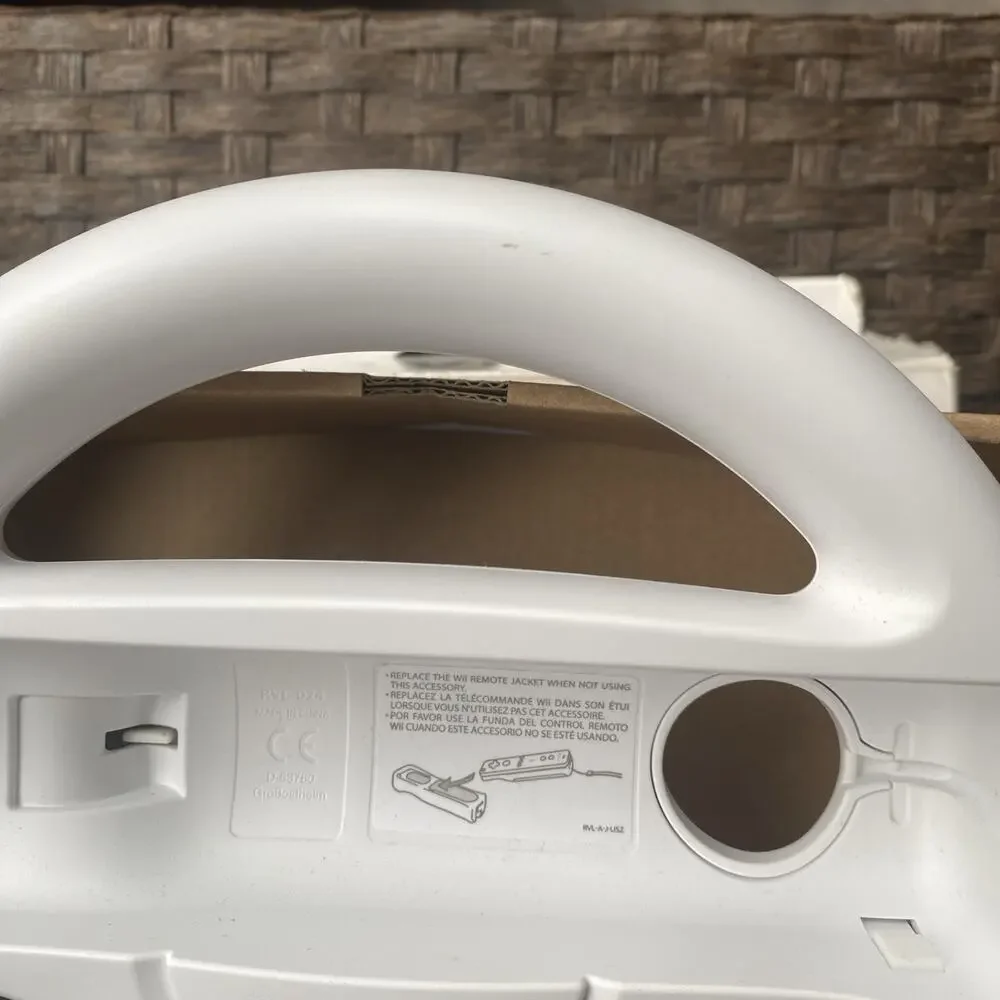 Nintendo Wii OEM Mario Kart Steering Wii Wheel White with Original Box